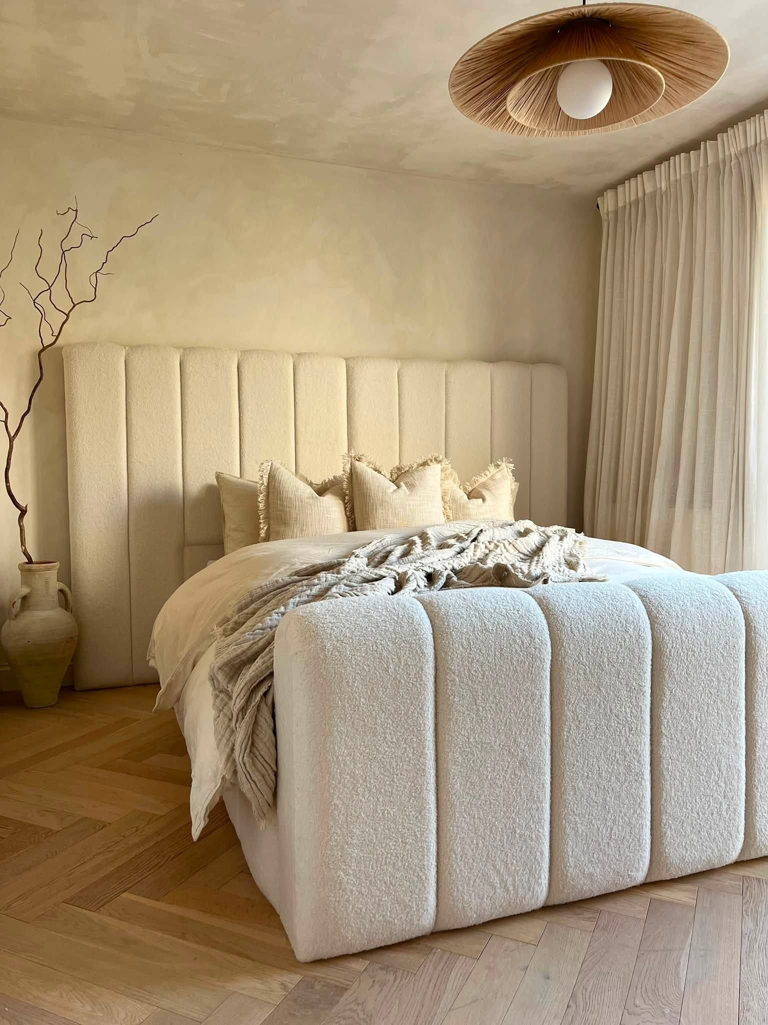 LUXE UPHOLSTERED PLATFORM BOUCLE WIDE HEADBOARD BEDFRAME - Image 7