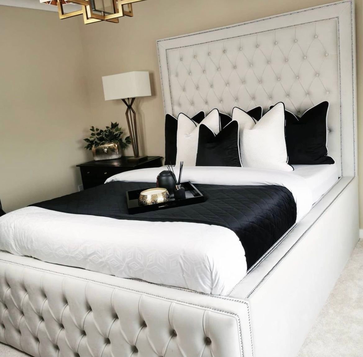 18'' Side Base Tufted Hilton Style Tall Headboard Upholstered Bed - Image 8