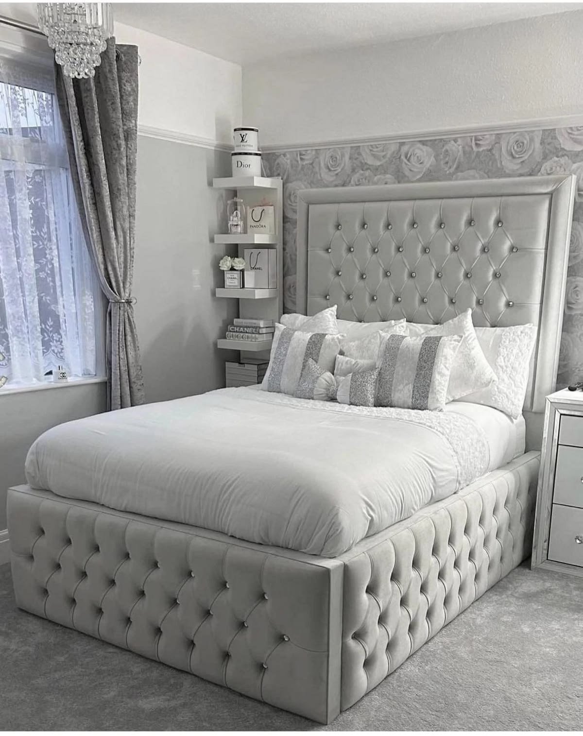 18'' Side Base Tufted Hilton Style Tall Headboard Upholstered Bed - Image 15