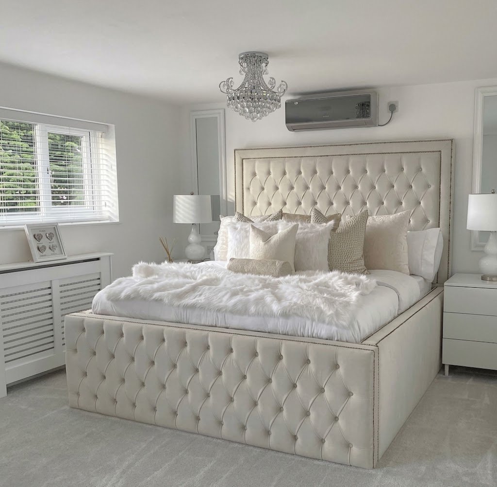 18'' Side Base Tufted Hilton Style Tall Headboard Upholstered Bed