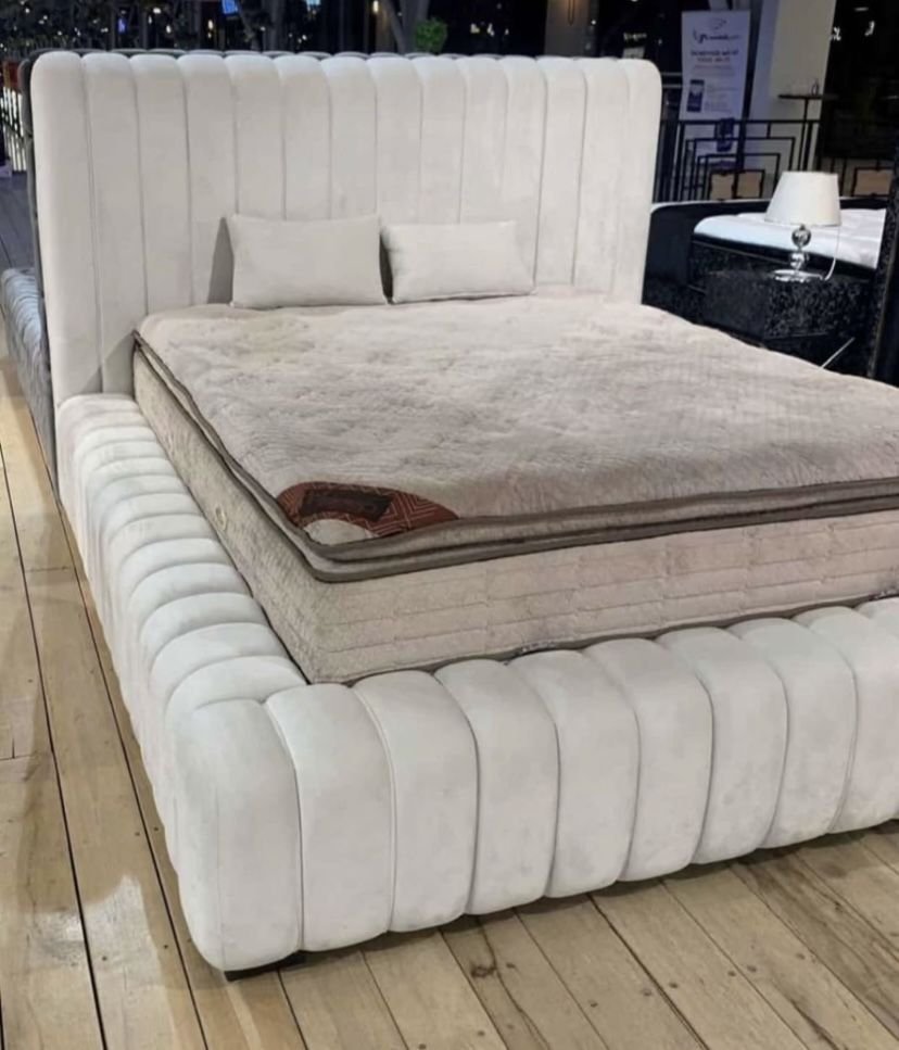 PENAL AMBASSADOR PLUSH VELVET BED
